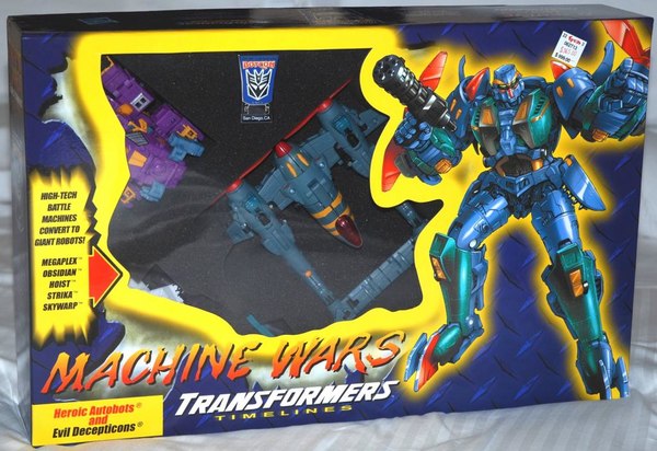BotCon 2013   First Looks At Machine Wars Termination Set Out Of The Box  (15 of 31)